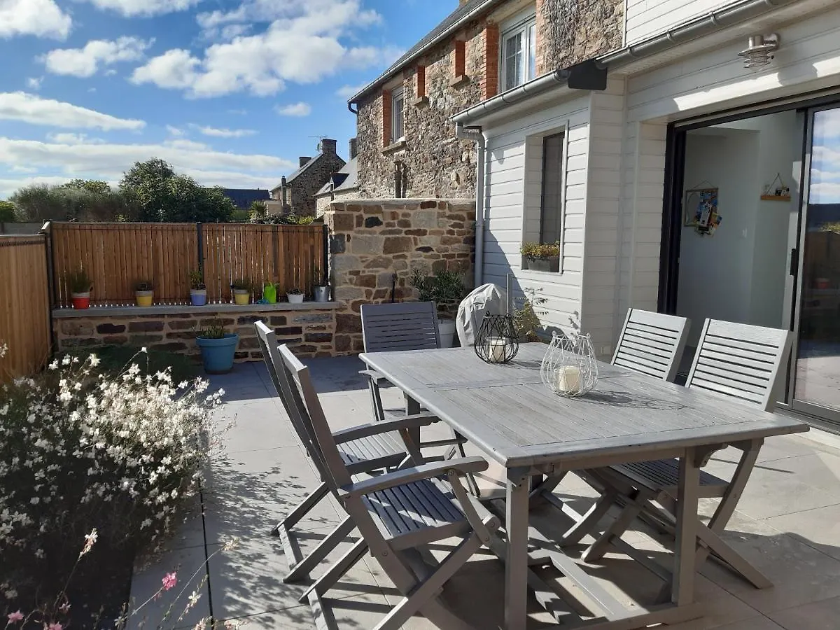 Holiday home Chez Charlotte Villa Cherrueix